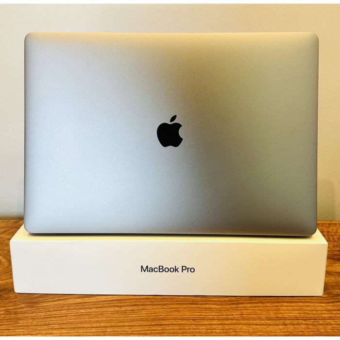 Apple MacBook Pro | 15-inch | 16GB RAM | 256GB SSD | Intel 2.6GHz Quad-Core i7 | Space Grey - Pre Owned