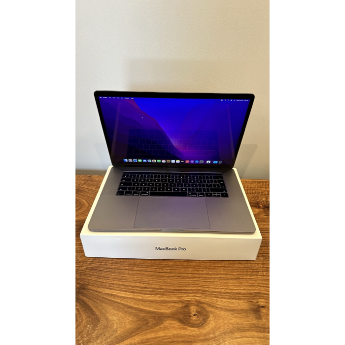Apple MacBook Pro | 15-inch | 16GB RAM | 256GB SSD | Intel 2.6GHz Quad-Core i7 | Space Grey - Pre Owned