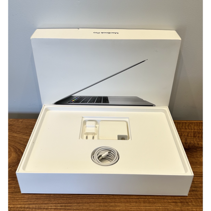 Apple MacBook Pro | 15-inch | 16GB RAM | 256GB SSD | Intel 2.6GHz Quad-Core i7 | Space Grey - Pre Owned