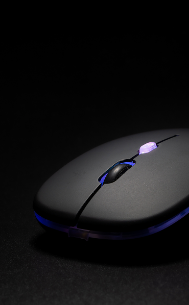 black computer mouse black background 1