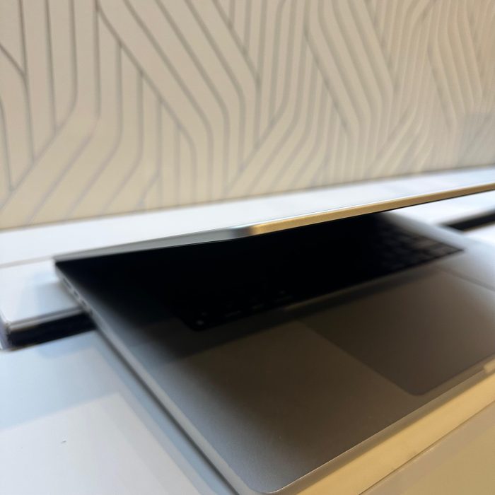 Apple MacBook Pro 16-inch M2  | 12‑Core CPU and 19‑Core GPU | 16GB RAM | 512GB SSD | Silver - Pre Owned - Image 8